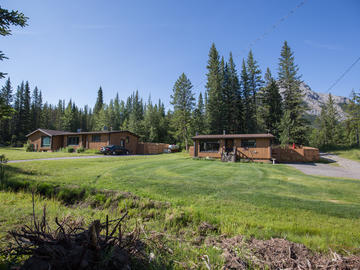 Accommodation at Barrier Lake Field Station.