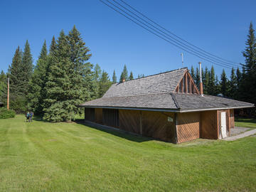 Accommodation at Barrier Lake Field Station.