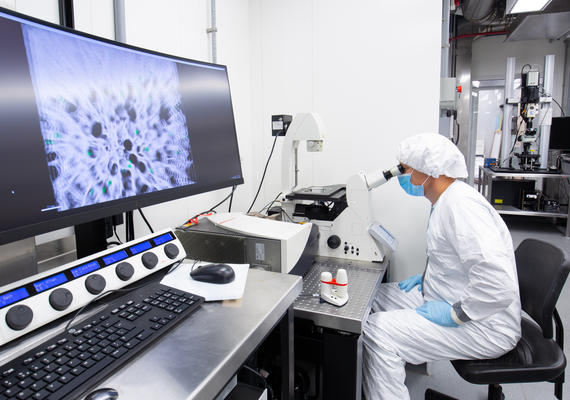 level 3 lab with close up image on screen