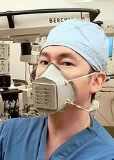 Custom COVID-19 mask for health workers brings UCalgary alumni together